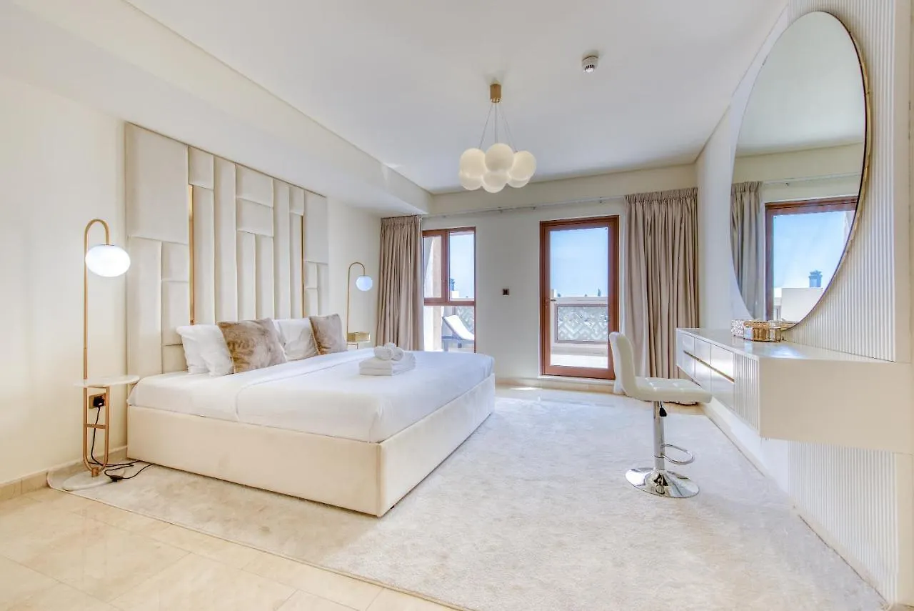 Апартаменты Maison Privee - Luxury Palm Penthouse With Beach & Sea View Дубай