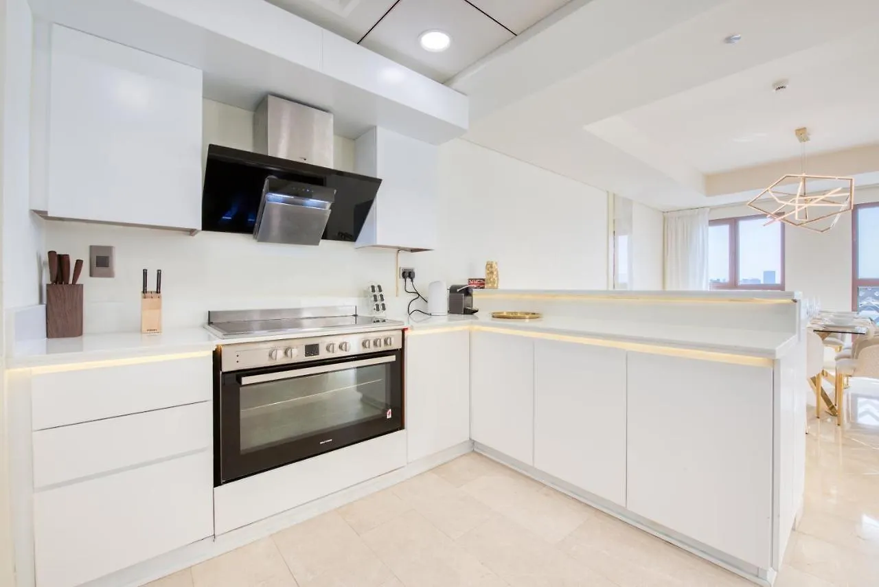 Апартаменты Maison Privee - Luxury Palm Penthouse With Beach & Sea View Дубай