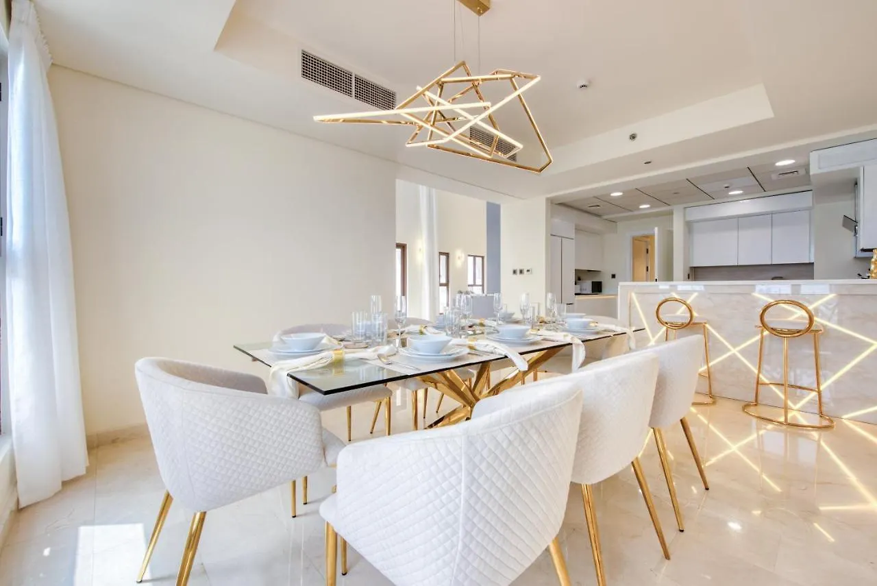 Апартаменты Maison Privee - Luxury Palm Penthouse With Beach & Sea View Дубай